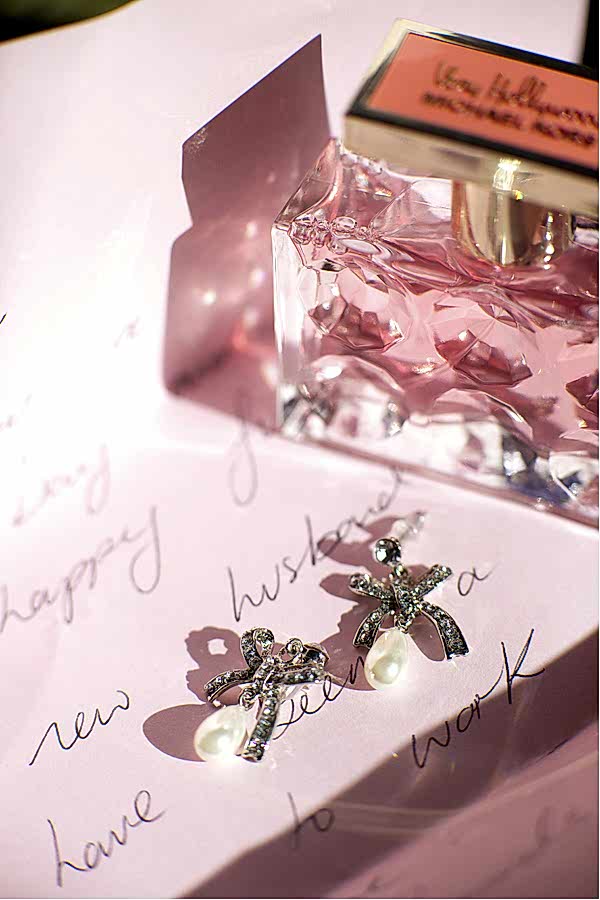 wedding letter and earings during wedding at crear mull of kintyre scotland
