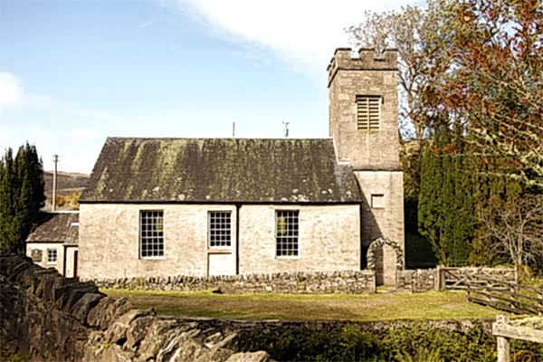 small church in scotland before wedding