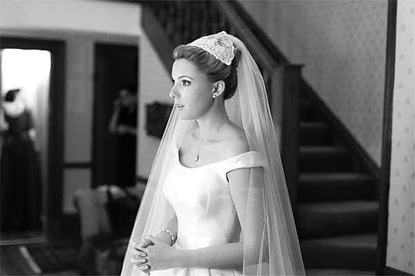 bride lookng in the mirror