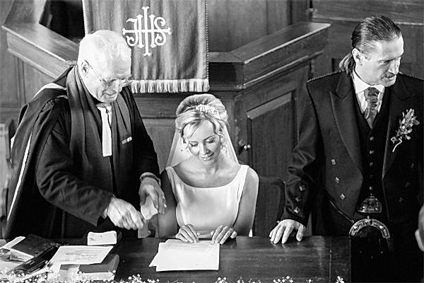 weddign signing of registry