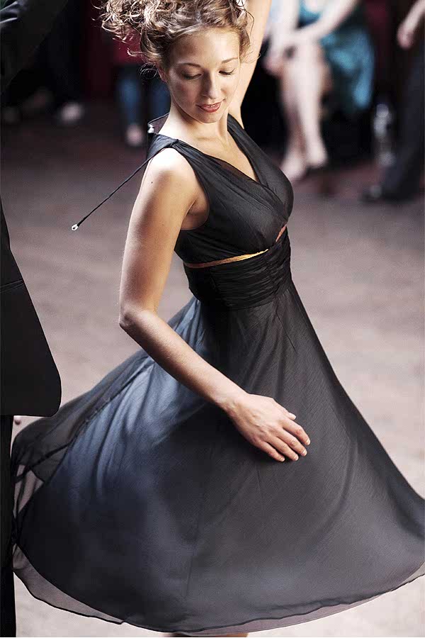 girl dancing dango during fashion photography in edinburgh