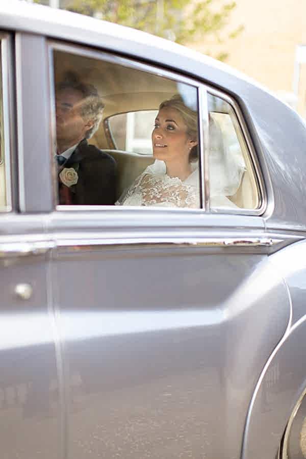 bride arriving with dad at the church