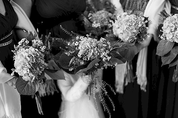 bridemates with flowers