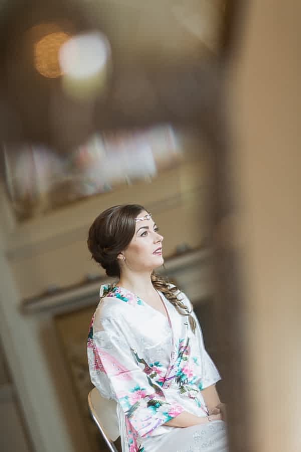 mirror reflection bride in oriental robe 