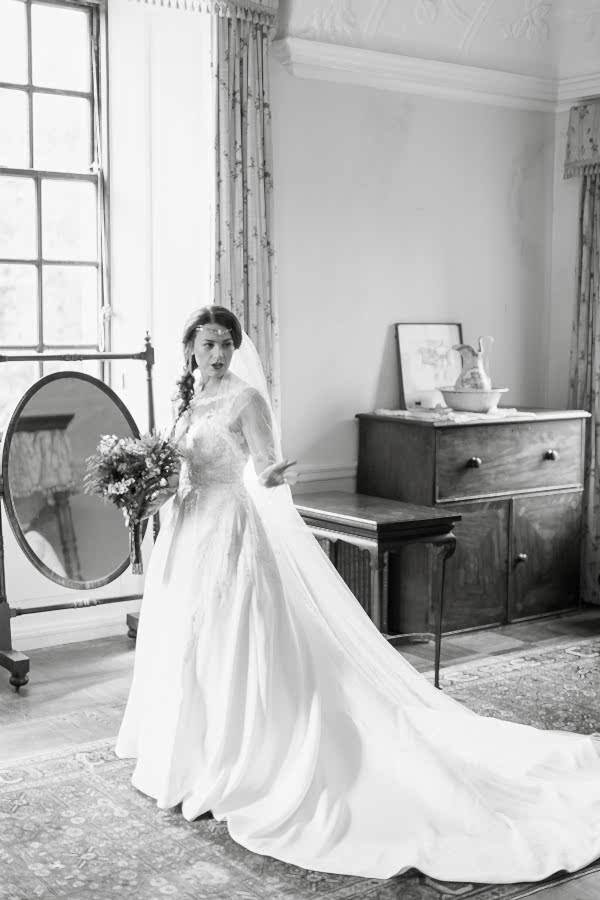 last look in the mirror bride