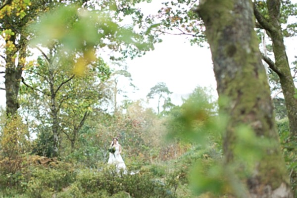 brdie walkng down to ceremony on loch beach