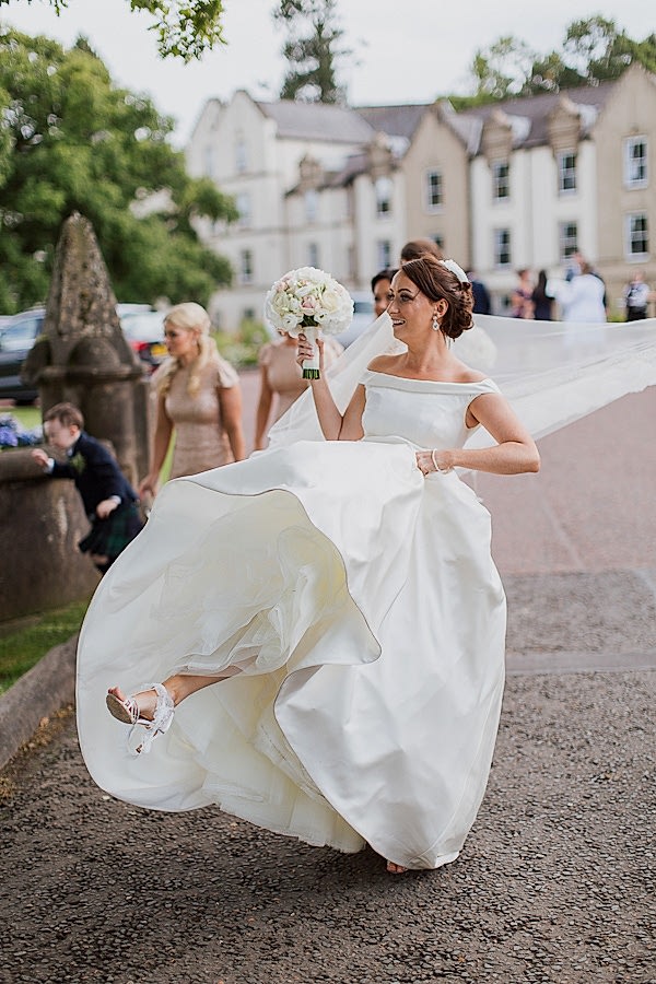 wedding photographer glasow bride funny photo
