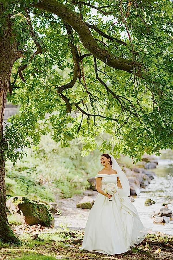 wedding photographer glasgow bride at loch lomond cameron house