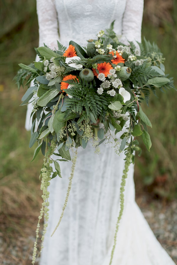 oversized wedding flowers by fotogenic of scotland
