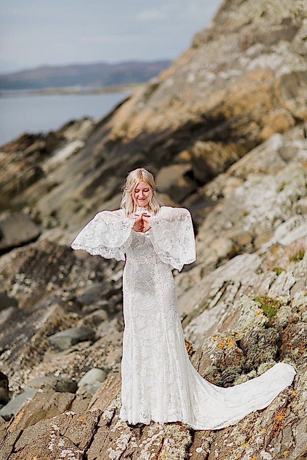 bride in 60s inspired dress in scotland 