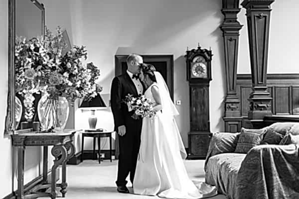 dundas castle wedding photos couple embraced