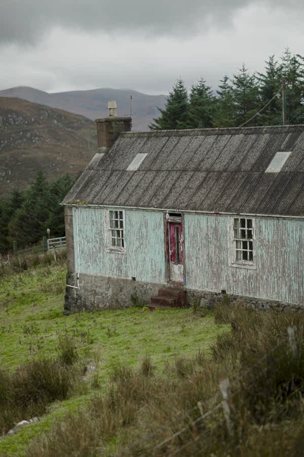 old house on isle of harris in scotland