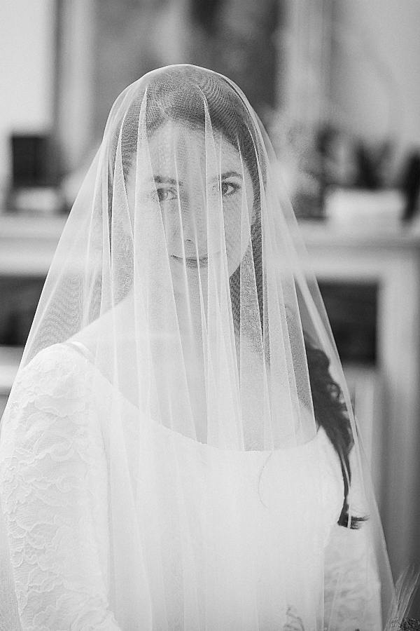 portrait of the bride in veil