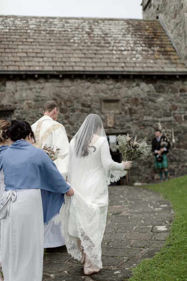 bride walking to teh church in rodel