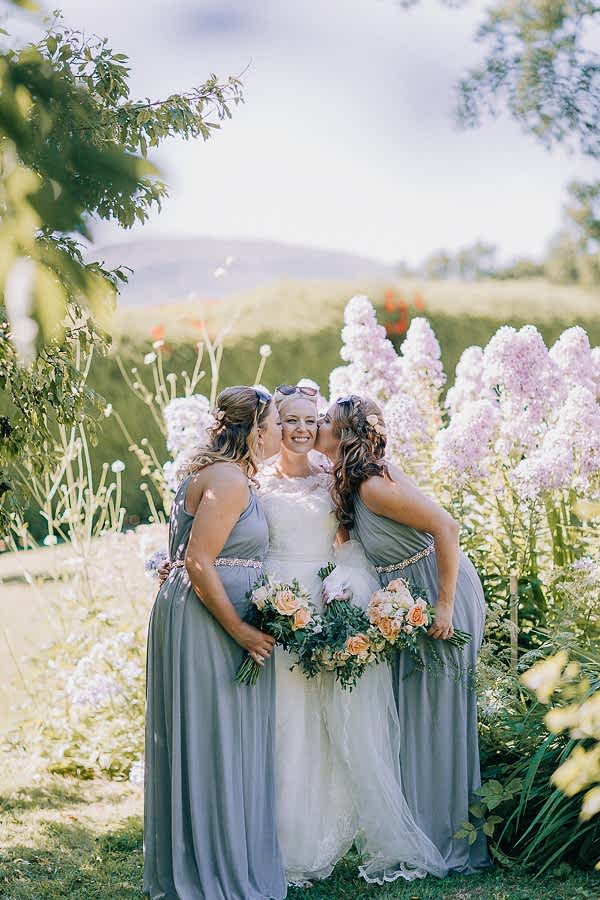 bride and her bridesmaids loch lomond 