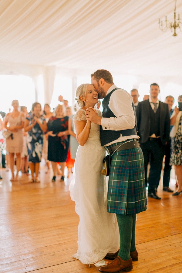 wedding coupel first dance loch lomond