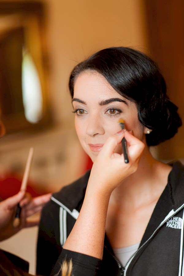 fotogenic of scotland bride during preparations portrait