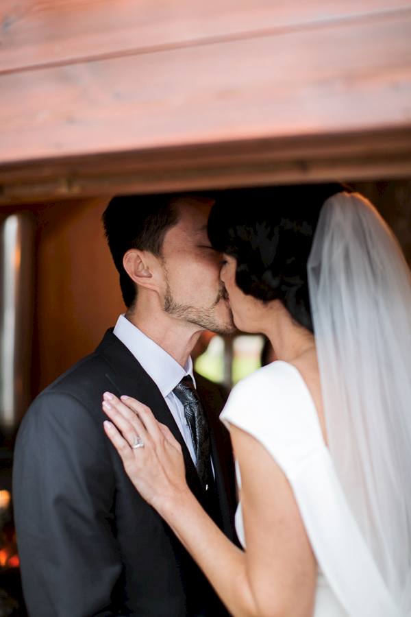 newlyweds first kiss the lodge on loch goil fotogenic of scotland