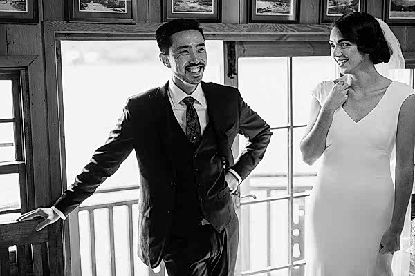 newlyweds happy after teh ceremony