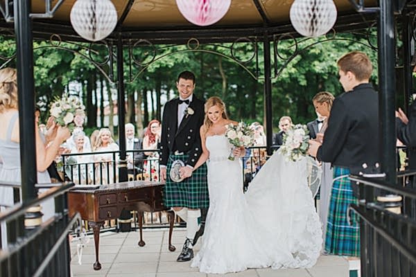 lochgreen wedding photos bride and groom just married fotogenic of scotland