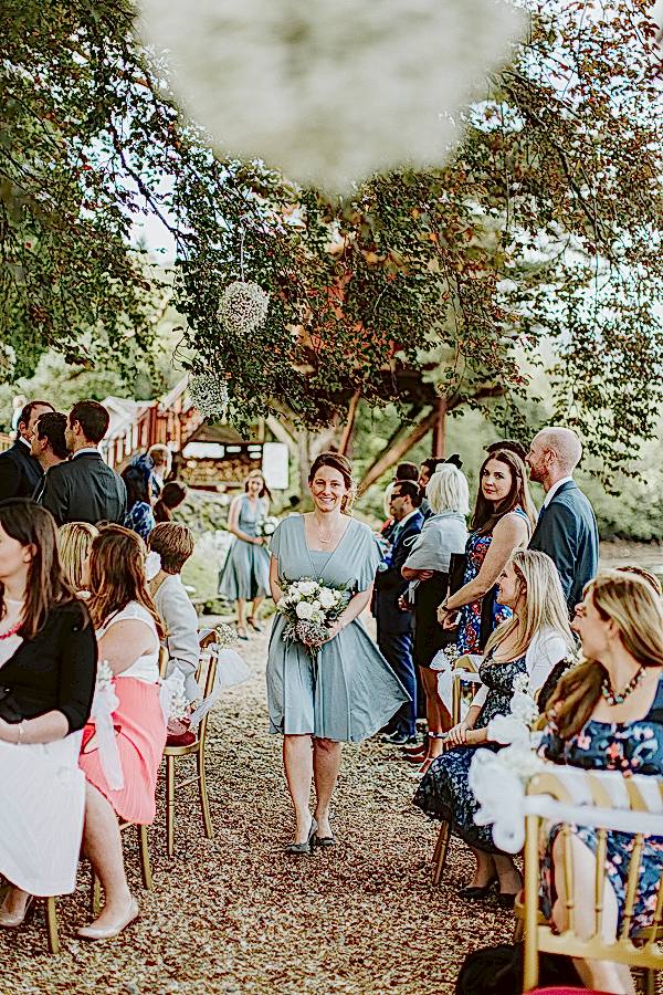 bridesmates walking down the aisle fotogenic of scotland