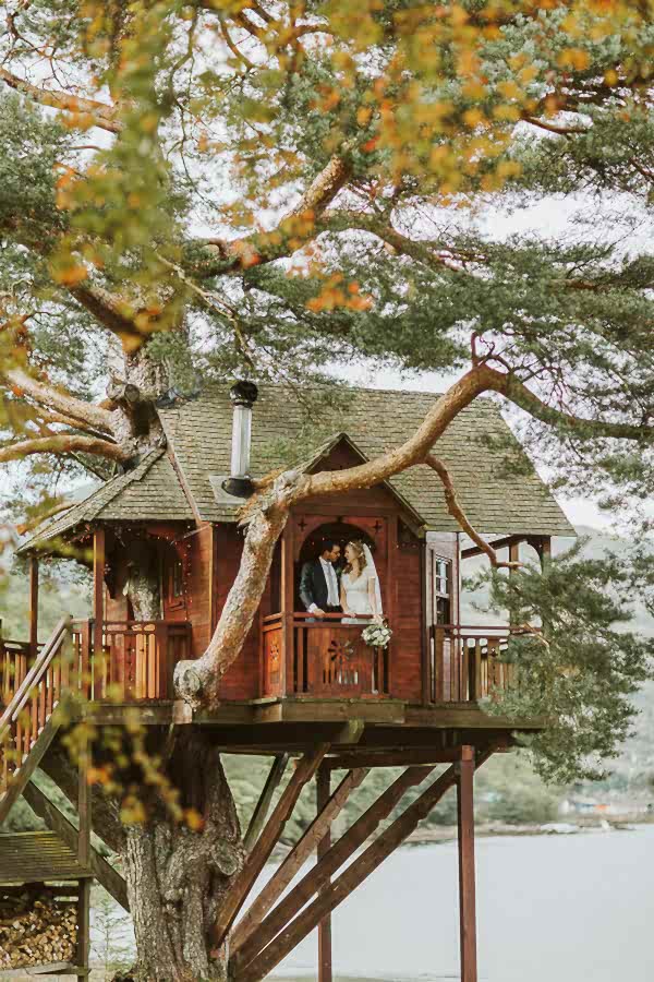 tree house wedding at at the lodge on loch goil in scotland