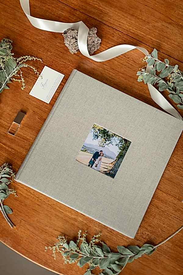 wedding albums from Glasgow Scotland boturich castle