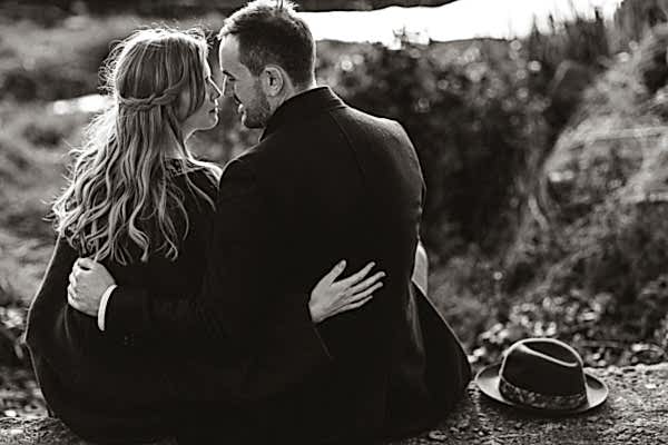 black and white engagment photos 
