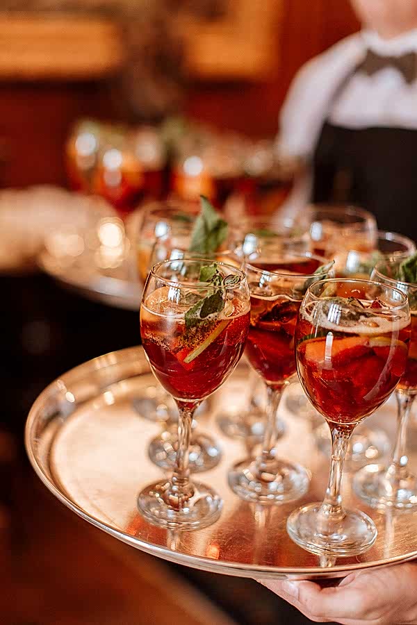 drinks at soarn castle wedding