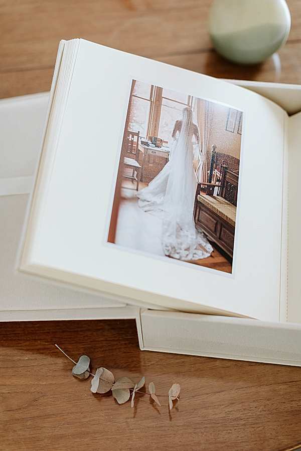 Wedding Photographer Glasgow Albums 10