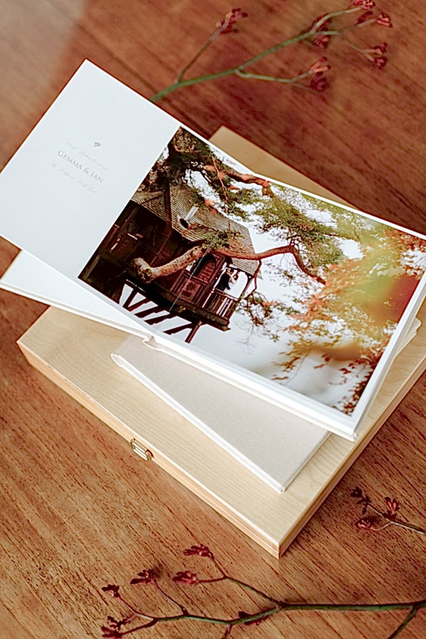 Wedding Photographer Glasgow Albums 25