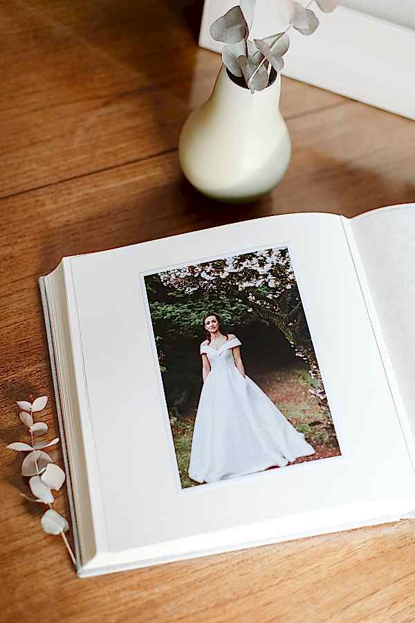 Wedding Photographer Glasgow Albums 8